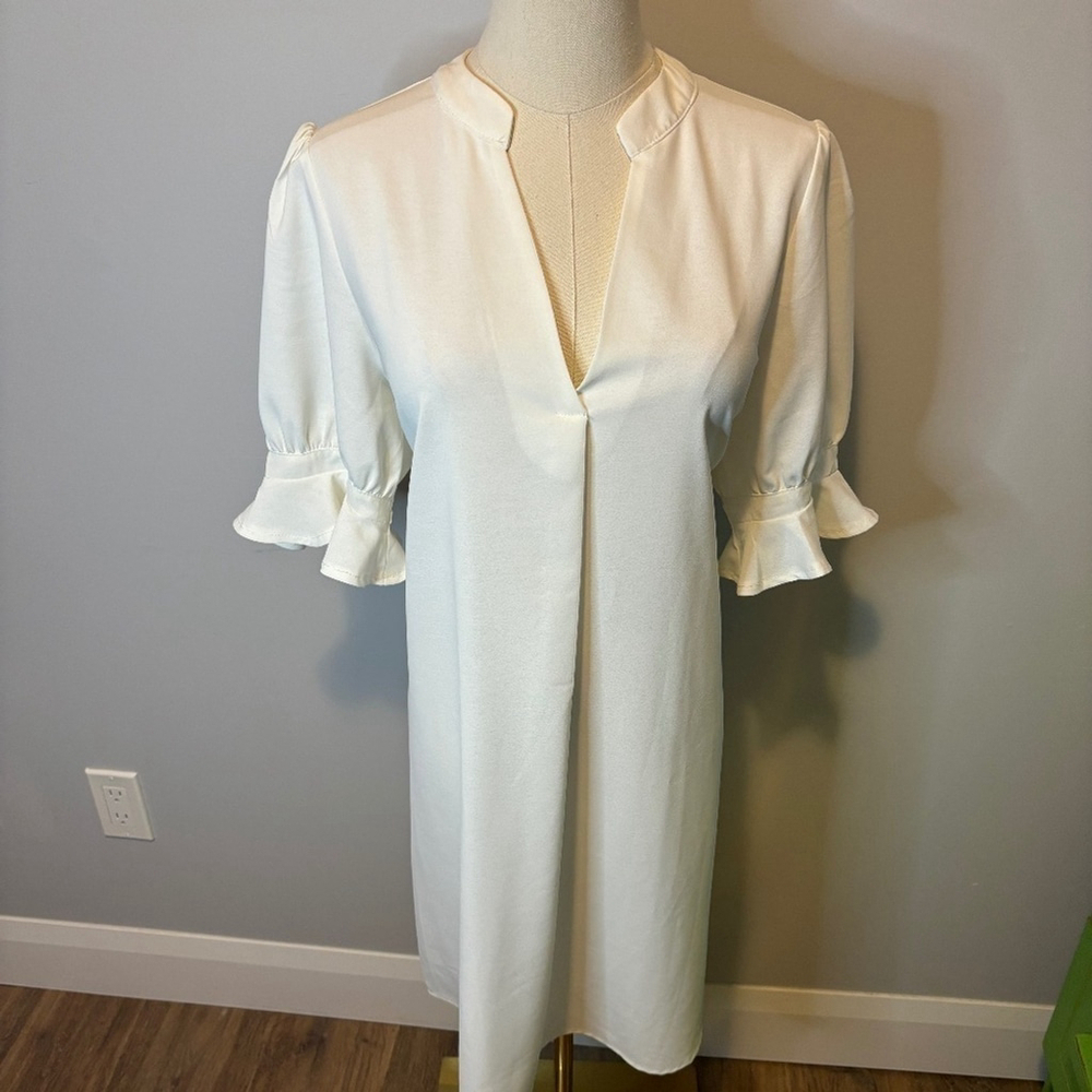 Famulily, Women's, White V-neck, Puff and Ruffle Sleeve, Loose Dress, SZ M